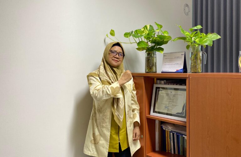 Menyemai Nilai Hidup dari Kelopak Bunga